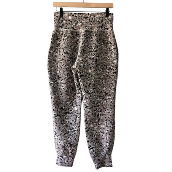 Athleta Salutation Textured Jogger in Meadow Decadent Chocolate - Picture 6 of 11